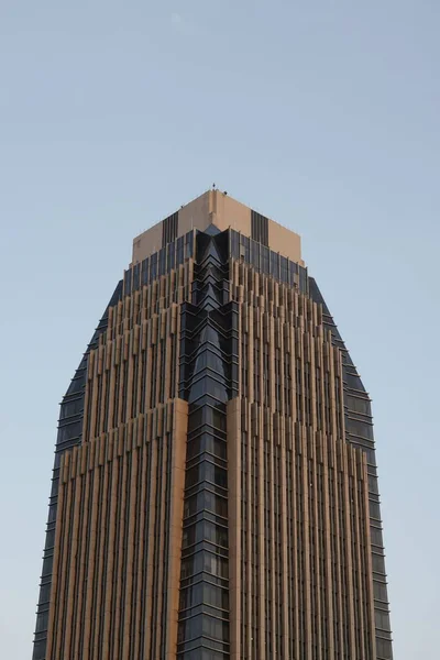 美しいデザインのモダンな高層ビルの眺め — ストック写真