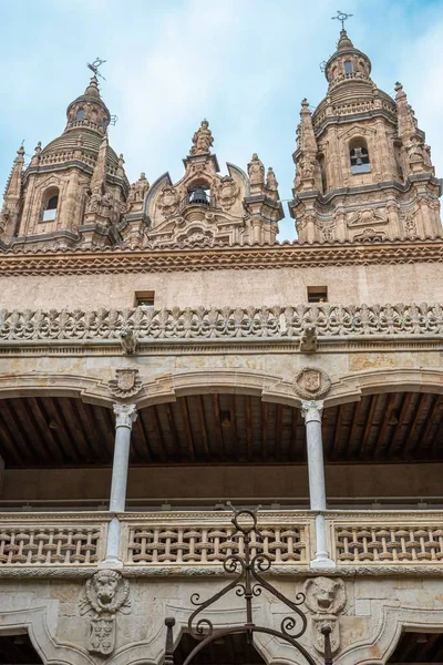 Una Vista Bajo Ángel Los Campanarios Barrocos Clerecia —  Fotos de Stock