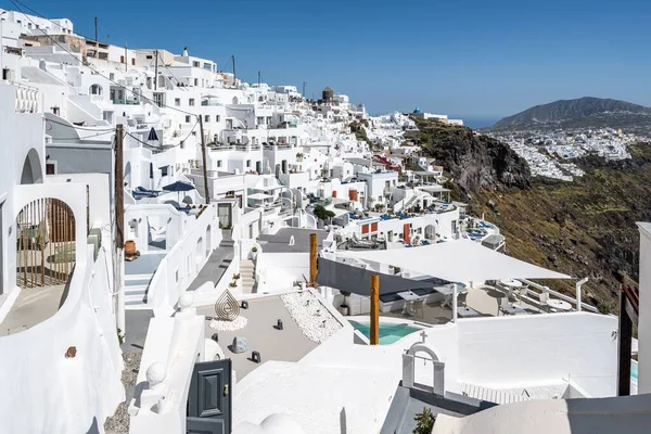 Firostefani Santorini Greece Apr 2022 산토리니 칼데라가 내려다 보이는 쿠지가 — 스톡 사진