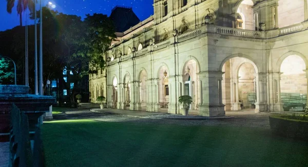 Живописный Вид Парламент Квинсленда Ночью — стоковое фото