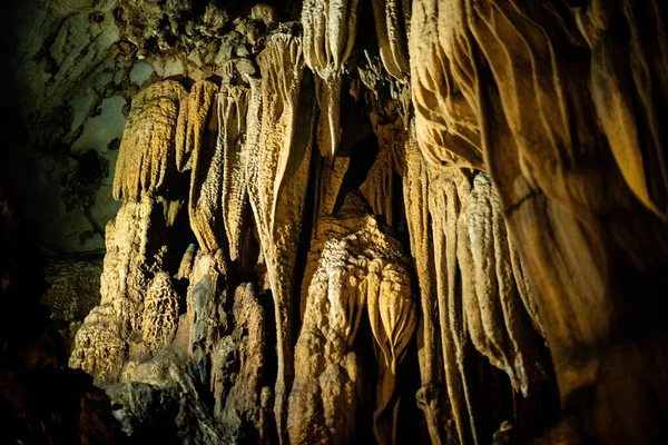 Gros Plan Belles Surfaces Rocheuses Dans Une Grotte — Photo