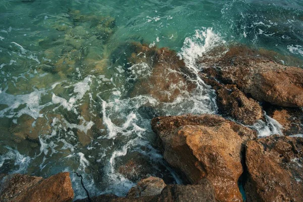 Água Encontra Pedras Praia Zakynthos Grécia — Fotografia de Stock