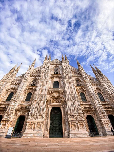 Vertical Low Angle Shot Duomo Cathedral Milan — Stock Photo, Image