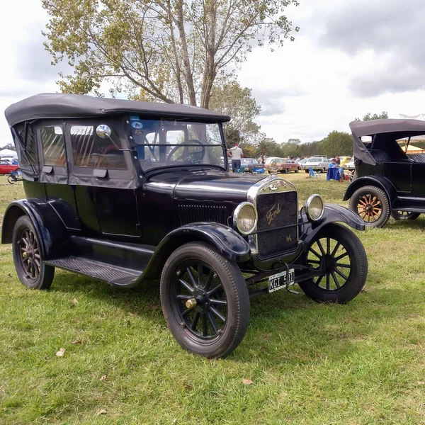 Old Black Ford Model Fordor Phaeton 1926 Countryside Nature Green — Stock Photo, Image