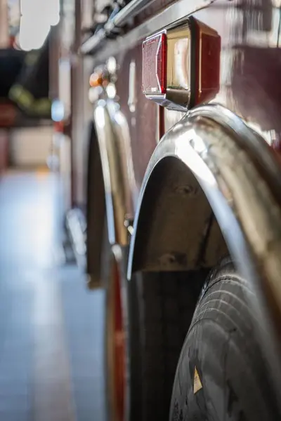 Côté Conteneur Roue Camion Pompiers — Photo