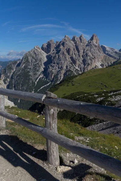 Захватывающий Вид Знаменитые Горы Tre Cime Lavaredo Италии — стоковое фото
