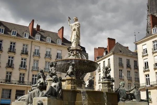 Fontana Ornamentale Place Royale Sotto Cielo Coperto Nantes Francia — Foto Stock