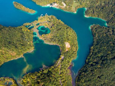 Hırvatistan 'daki Plitvice Gölleri Ulusal Parkı' nın havadan görünüşü