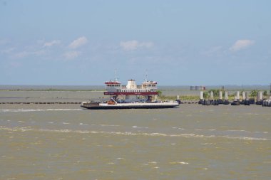 Galveston 'dan Bolivar Limanı' na giden Pelikan Adası Feribotu