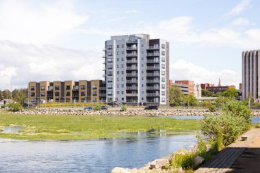 Göl kenarındaki lüks apartmanda. Delikler Bay Poole UK