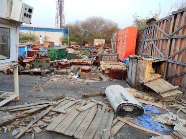 Bir Hurda basın makinesi öldü.
