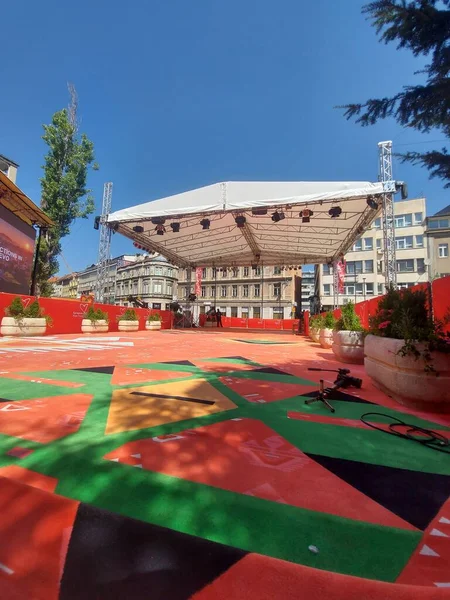 Κάθετη Λήψη Κόκκινου Χαλιού Του Φεστιβάλ Κινηματογράφου Σεράγεβο Στη Βοσνία — Φωτογραφία Αρχείου