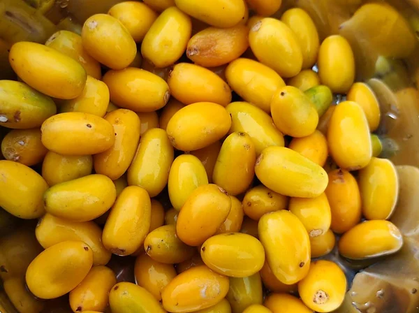 Widok Manilkara Hexandra Żółte Owoce Stalowej Misce — Zdjęcie stockowe