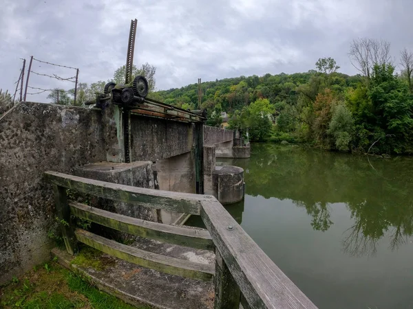 Een Oude Watermolen Bij Dam — Stockfoto