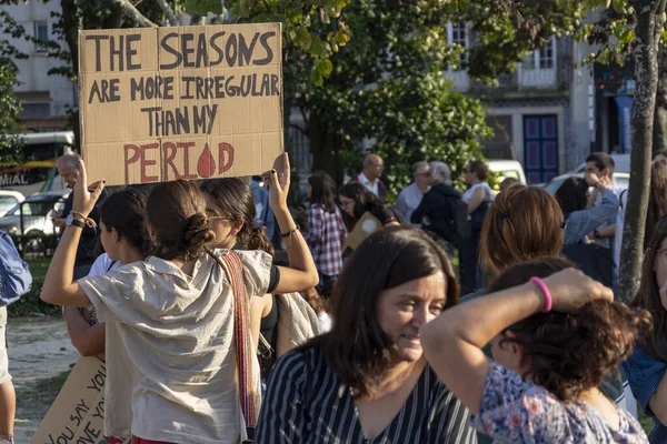 People Holding Signs Protesting Climate Change Streets Porto City Portugal — Stock Photo, Image