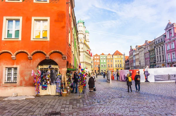 Närbild Rad Färgglada Byggnader Med Restauranger Det Gamla Torget — Stockfoto