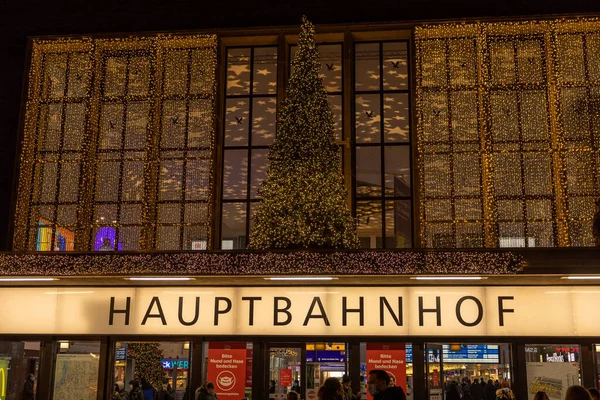 Closeup Shot Christmas Decorated Illuminated Central Railway Station Dusseldorf Germany — Stock Photo, Image