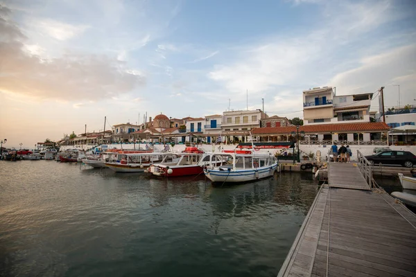 Tiro Barcos Atracados Porto Ilha Hydra Grécia — Fotografia de Stock