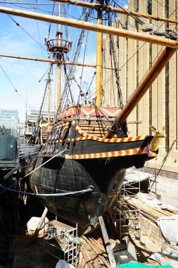 Sör Francis Drakes 'in teknesi The Golden Hind at St. Mary Overie Rıhtımı, Bankside, Londra, İngiltere, İngiltere