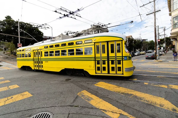 샌프란시스코에 노란색 미래의 — 스톡 사진