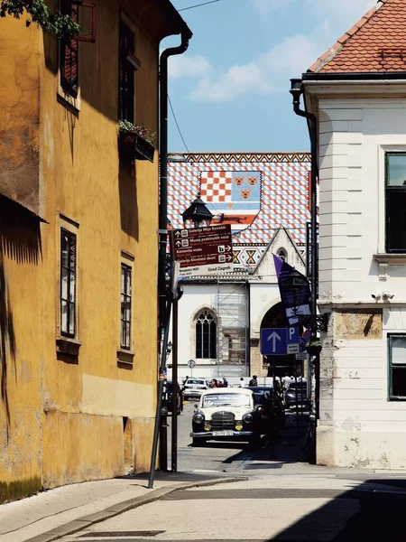 Vista Verticale Una Colorata Stradina Zagabria Croazia — Foto Stock
