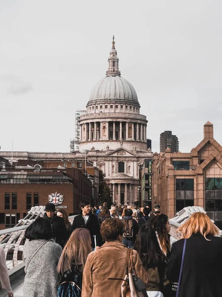 Vertical Paul Cathedral Crowded Bridge London England — Stock Photo, Image