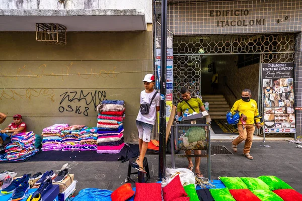 Kuva Ihmisistä Kadulla Lähellä Paikallista Supermarket Vaatteita Pohjois Brasiliassa — kuvapankkivalokuva