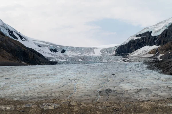 Veduta Aerea Del Ghiacciaio Circondato Montagne Innevate Nel Parco Nazionale — Foto Stock