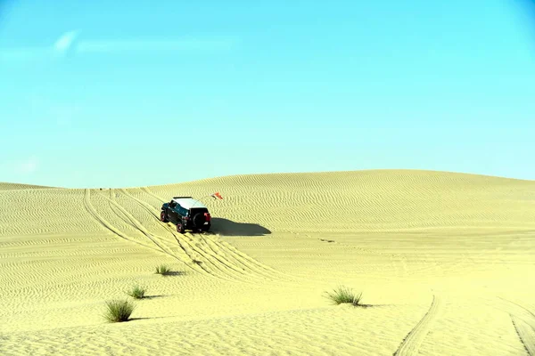 Ein Schuss Geländewagen Und Dünen Bashing Der Wüste Madam Mit — Stockfoto