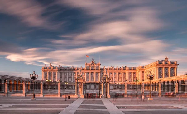 Malowniczy Widok Pałac Królewski Madrycie West Park Zachodzie Słońca Hiszpanii — Zdjęcie stockowe