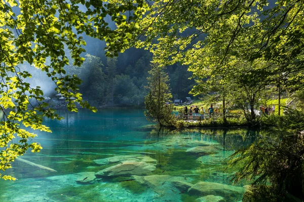 位于瑞士伯恩斯奥伯兰的迷人的蓝湖 — 图库照片