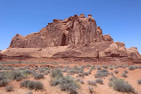 Utah Abd Deki Ulusal Bir Parkta Kızıl Kayalık Bir Arazi — Stok fotoğraf