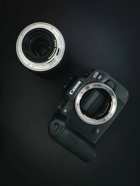 Камера Объектив Canon Зеркала 105 Kit Черном Фоне — стоковое фото