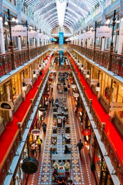 Sydney CBD, Avustralya 'daki Kraliçe Victoria Binası' nın güzel bir görüntüsü.