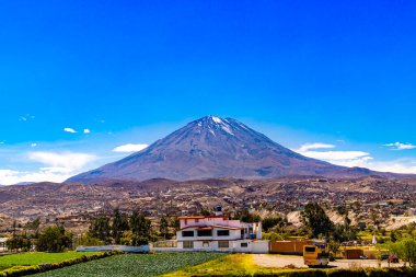 Putina, Guagua Putina olarak bilinen Misti 'nin görüşü. Arequipa, Peru.