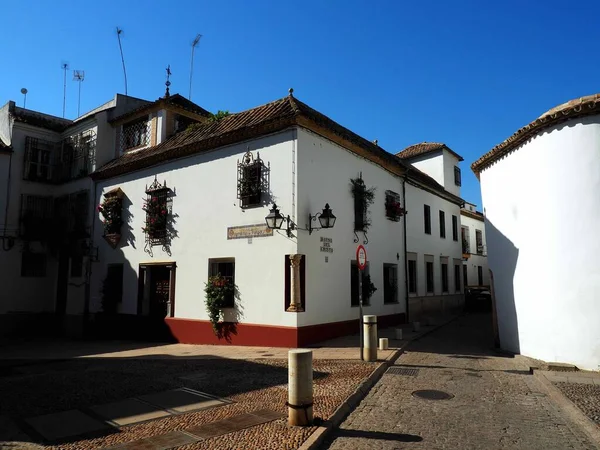 スペインの旧市街にある伝統的な建物の美しいショット — ストック写真