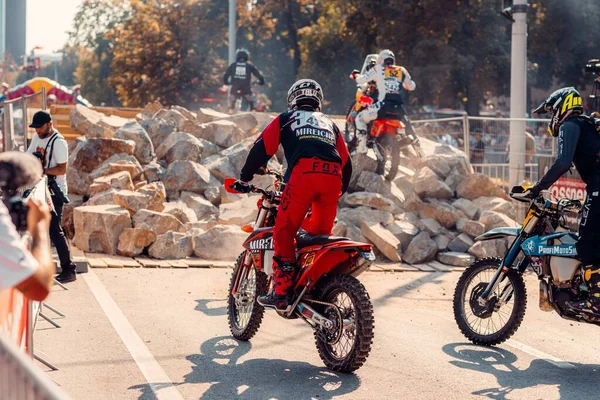 Piloto Durante Prólogo Carrera Motociclistas Todoterreno Red Bull Rumaniacs Sibiu —  Fotos de Stock