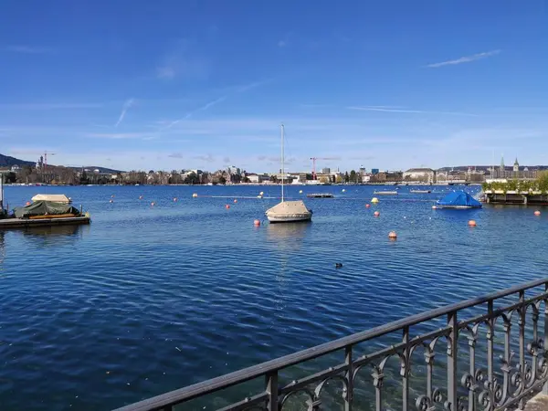 Une Belle Vue Sur Zurich Depuis Lac Avec Petits Navires — Photo