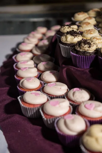 Vertical Shot Many Sweet Cupcakes Heart Shape Decorations — Stock Photo, Image