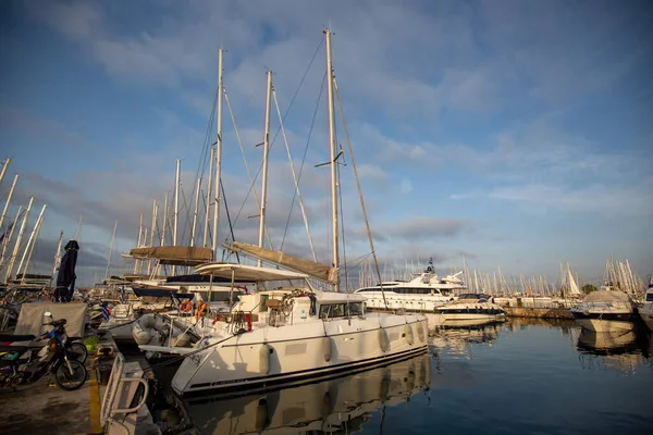 Een Shot Van Boten Aangemeerd Een Haven Hydra Eiland Griekenland — Stockfoto