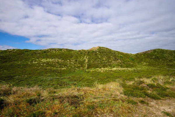 Uitzicht Grasvelden Bewolkte Lucht — Stockfoto