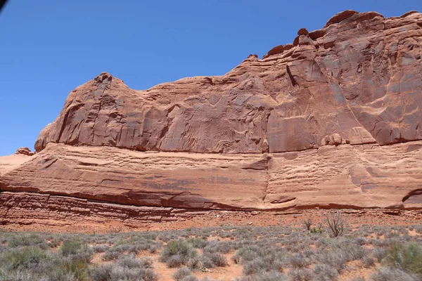 사막에 절벽의 아름다운 — 스톡 사진