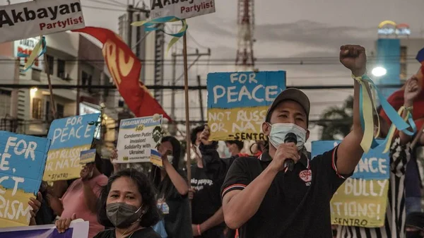 Филиппинские Активисты Кезон Сити Осуждают Призывают Российские Войска Покинуть Украину — стоковое фото