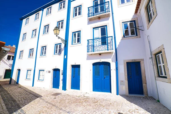 Een Prachtig Shot Van Een Wit Gebouw Lissabon Portugal — Stockfoto