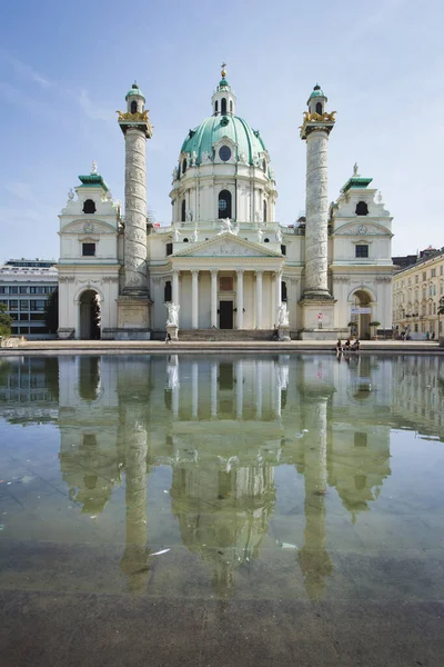 Plano Vertical Iglesia Karlplatz Viena Austria — Foto de Stock