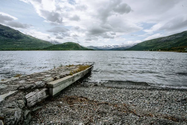 Een Boot Pier Gjende Lakeshore Jotunheimen Noorwegen — Stockfoto