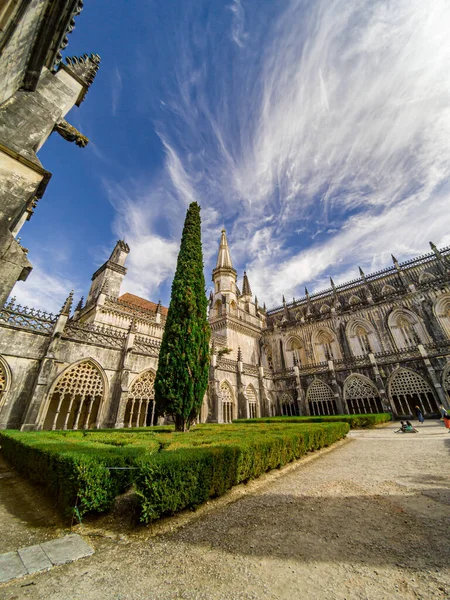 Bir Batalha Manastırının Düşük Açılı Çekimi Unesco Dünya Mirası Mimarlık — Stok fotoğraf