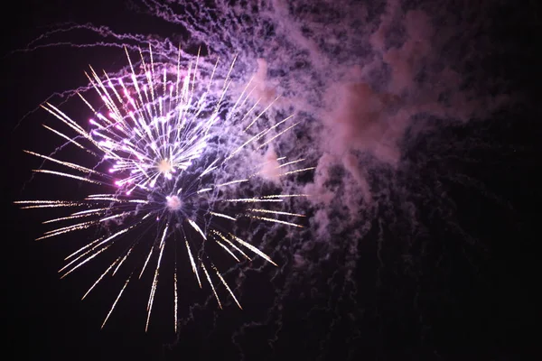 Belo Tiro Fogos Artifício Fumaça Céu Escuro Noite — Fotografia de Stock