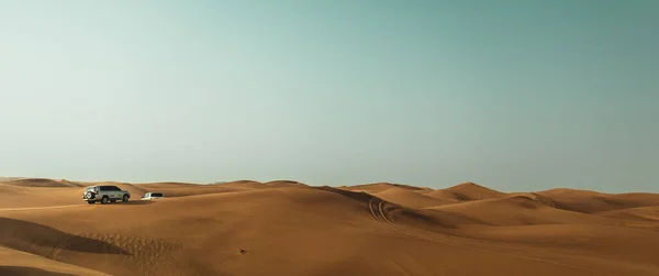 Panoramabild Safari Bil Förenade Arabemiraten Öken — Stockfoto