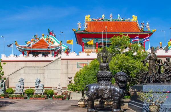 Sculpture Moines Bouddhistes Devant Temple Chinois Viharn Sien District Chonburi — Photo